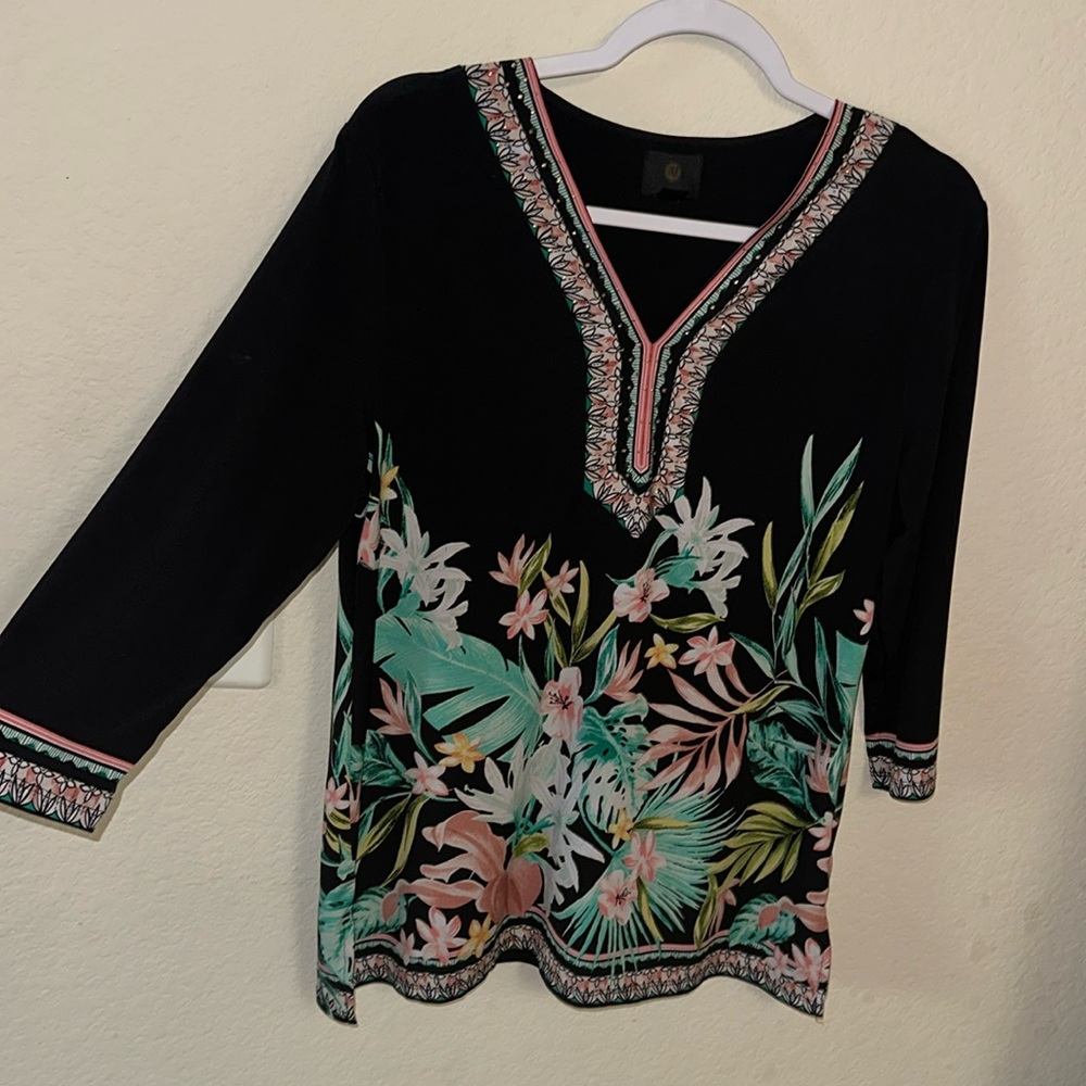JM Collection Black Floral Vneck Tunic Top